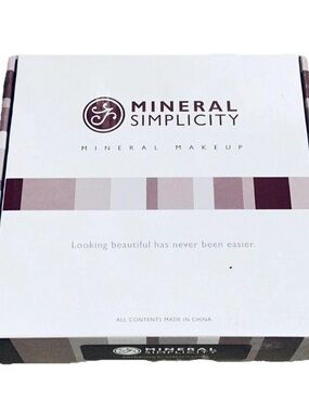 NEW Mineral Simplicity Mineral Makeup Kit 5 PC SET Color Is Tan